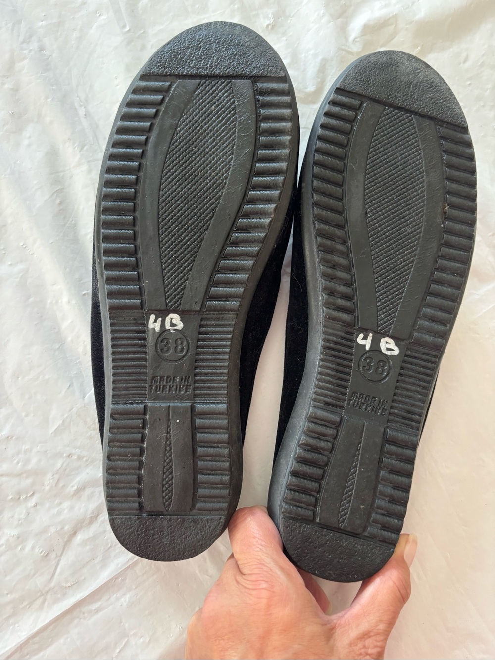 NWOT Avsa Black Velvet Slip-On Mule Slippers with Gold Stitching SZ 7.5 Euro 38 - Picture 5 of 9